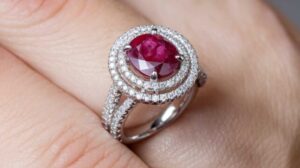 élégance bague halo