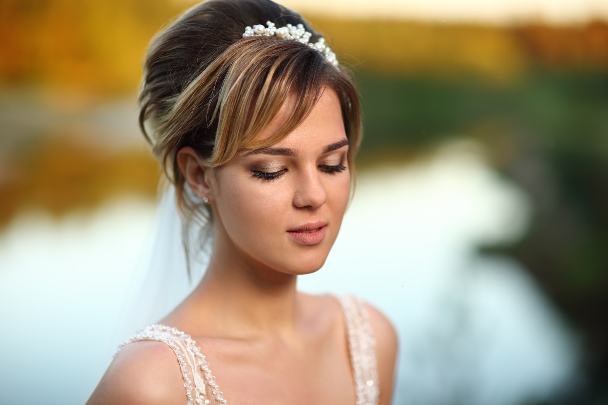 Tendances 2025 : le maquillage pour mariée brune à ne pas manquer