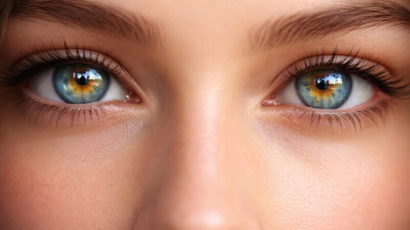 Yeux hazel bleu : mythe ou vraie nuance ?